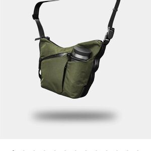 NWT Alpaka Flow Satchel 2L green